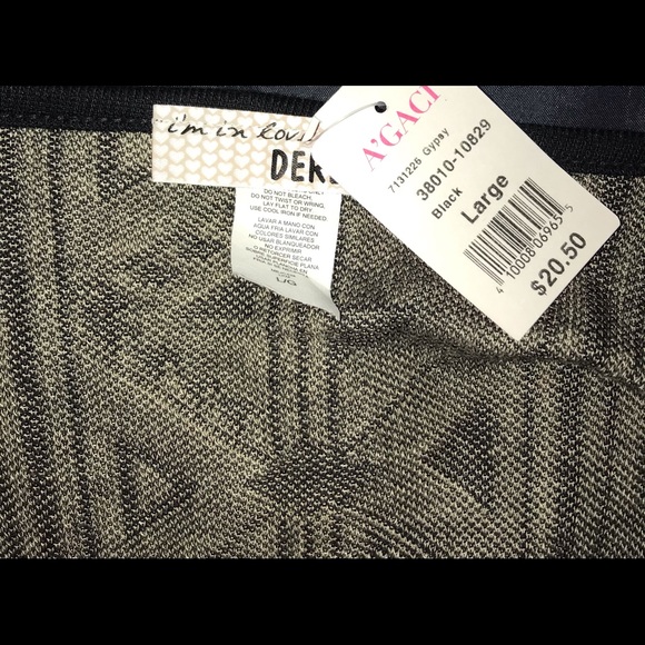 I’m in love with Derek Tribal Print Shawl Coverup - Picture 6 of 7